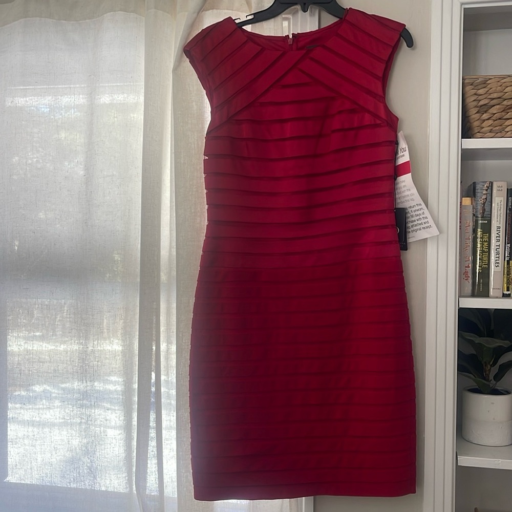 Red‎ Dress